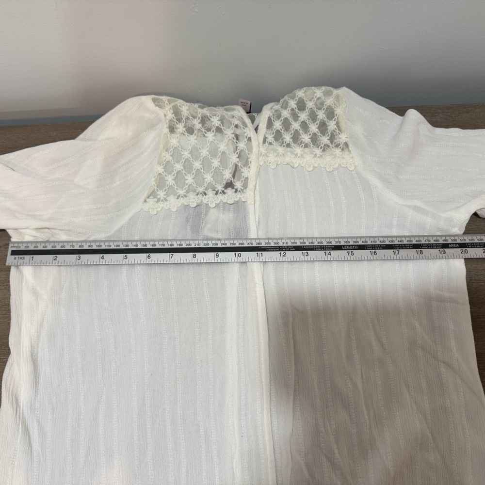Knox Rose Cream and White Lace-Trim Open Front Kimono - Picture 7 of 8